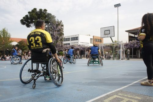 ACTIVIDAD DE  DEPORTE  ADAPTADO (HANDBOL EN  SILLA  DE RUEDAS)