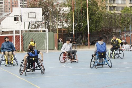 ACTIVIDAD DE  DEPORTE  ADAPTADO (HANDBOL EN  SILLA  DE RUEDAS)