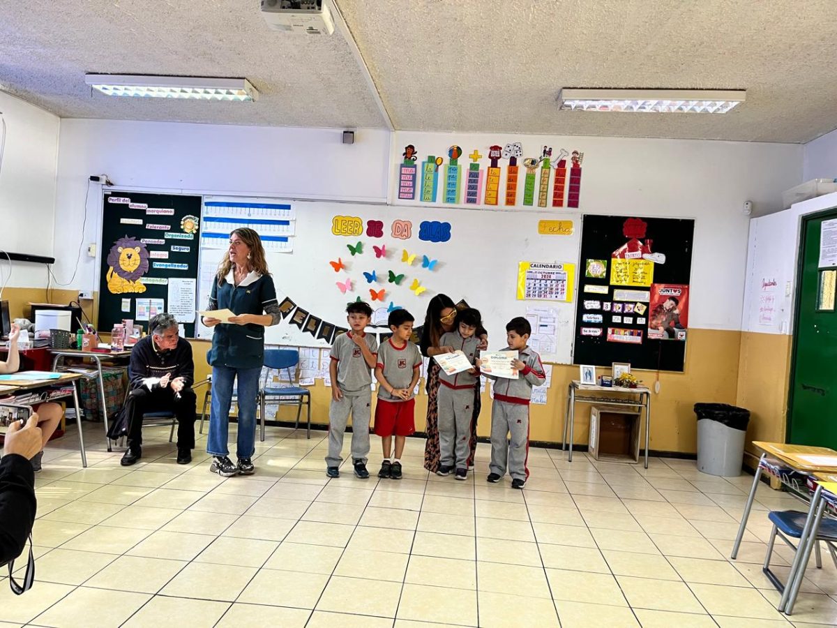 RECONOCIMIENTO  POR  LECTOESCRITURA  A ESTUDIANTES  DE1° BÁSICO