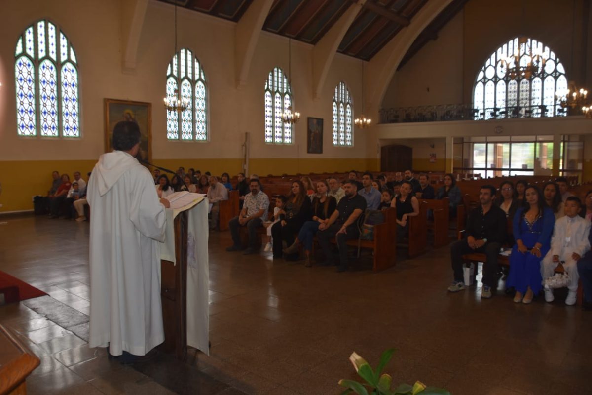 Misa  de Bautismo  estudiantes marquianos