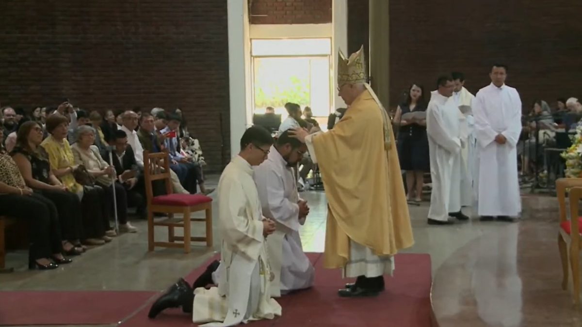 Ordenación sacerdotal de ex profesor practicante