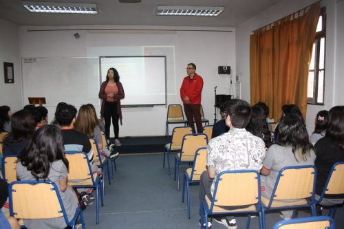 Charla del Profesor  Cristián  Raveau