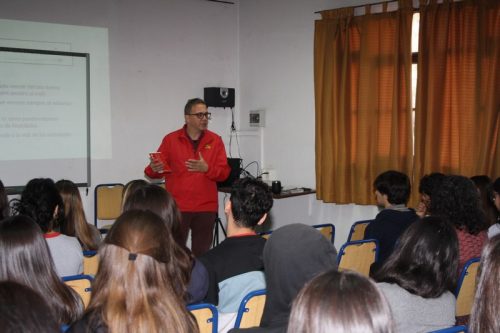 Charla del Profesor  Cristián  Raveau