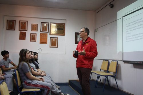 Charla del Profesor  Cristián  Raveau