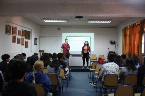 Charla del Profesor  Cristián  Raveau