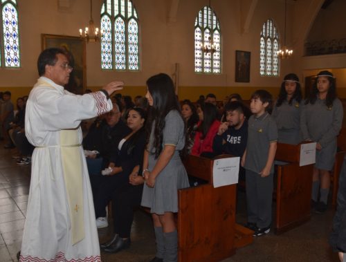 12 nuevos hijos, presenta el colegio a Dios