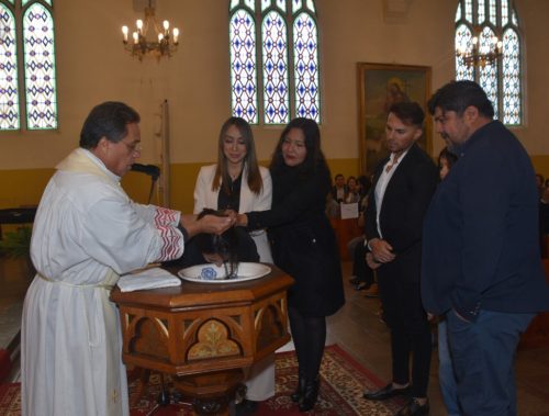 12 nuevos hijos, presenta el colegio a Dios