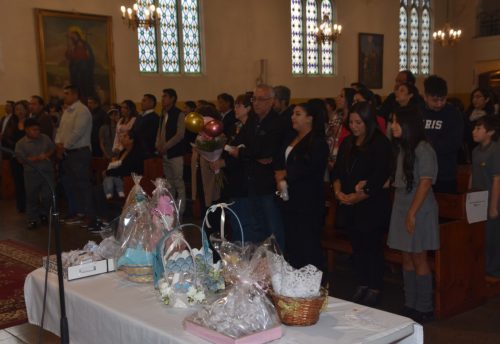 12 nuevos hijos, presenta el colegio a Dios