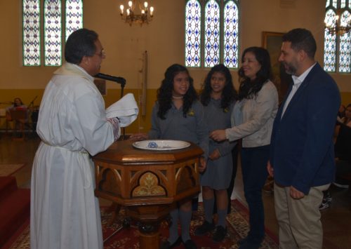 12 nuevos hijos, presenta el colegio a Dios