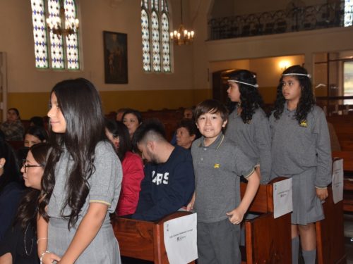 12 nuevos hijos, presenta el colegio a Dios