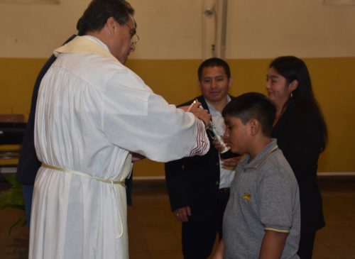 12 nuevos hijos, presenta el colegio a Dios