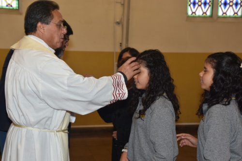 12 nuevos hijos, presenta el colegio a Dios