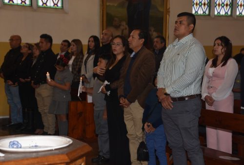 12 nuevos hijos, presenta el colegio a Dios