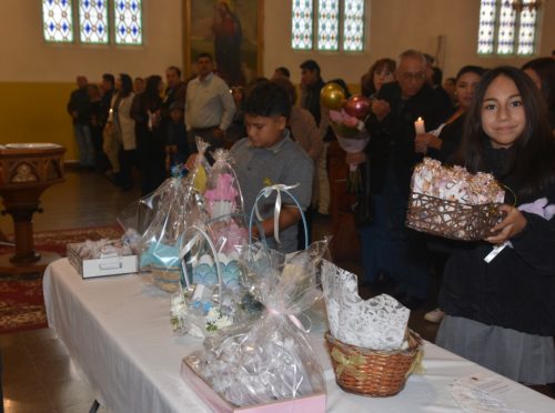 12 nuevos hijos, presenta el colegio a Dios
