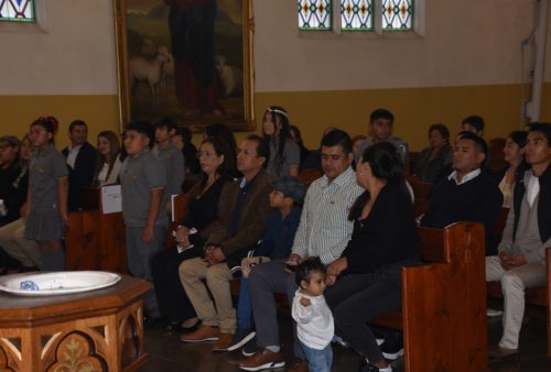 12 nuevos hijos, presenta el colegio a Dios