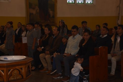 12 nuevos hijos, presenta el colegio a Dios