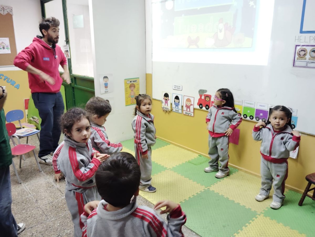 Colegio San Marcos celebra el Día del Libro con lectura de cuentos y teatro inspirado en Hamlet