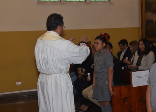 12 nuevos hijos, presenta el colegio a Dios