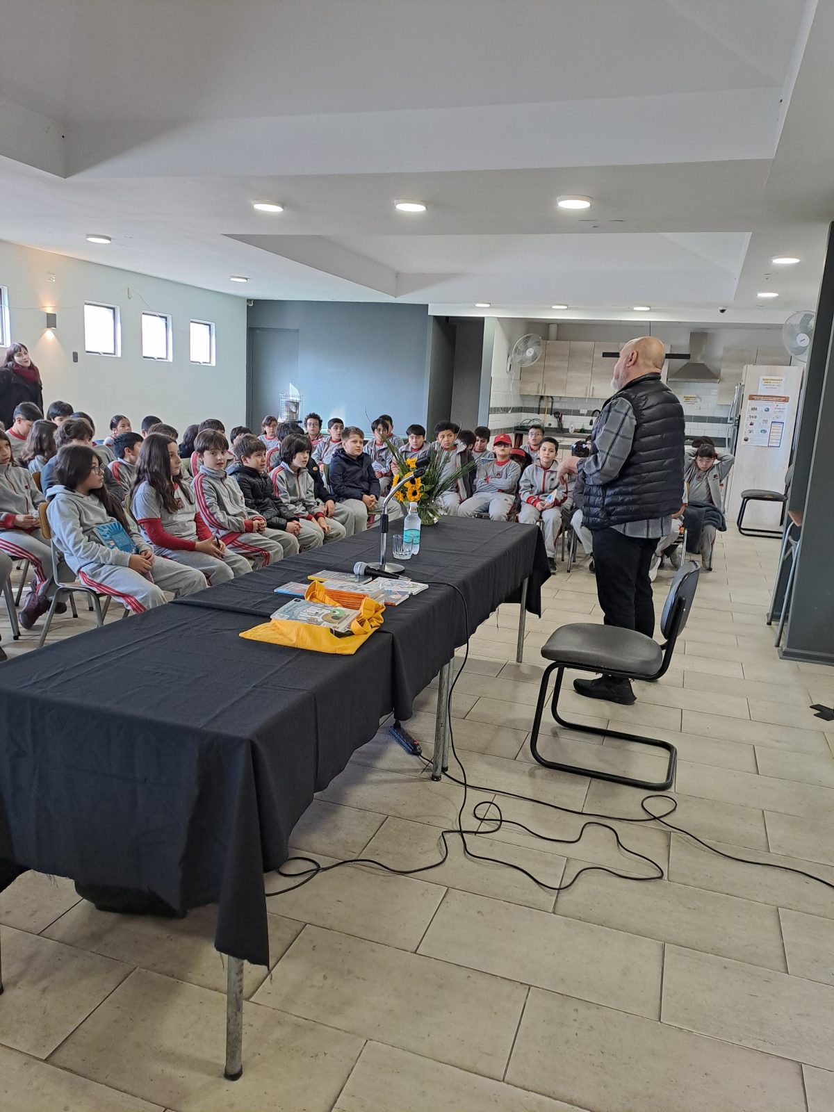 Visita de Esteban Cabezas