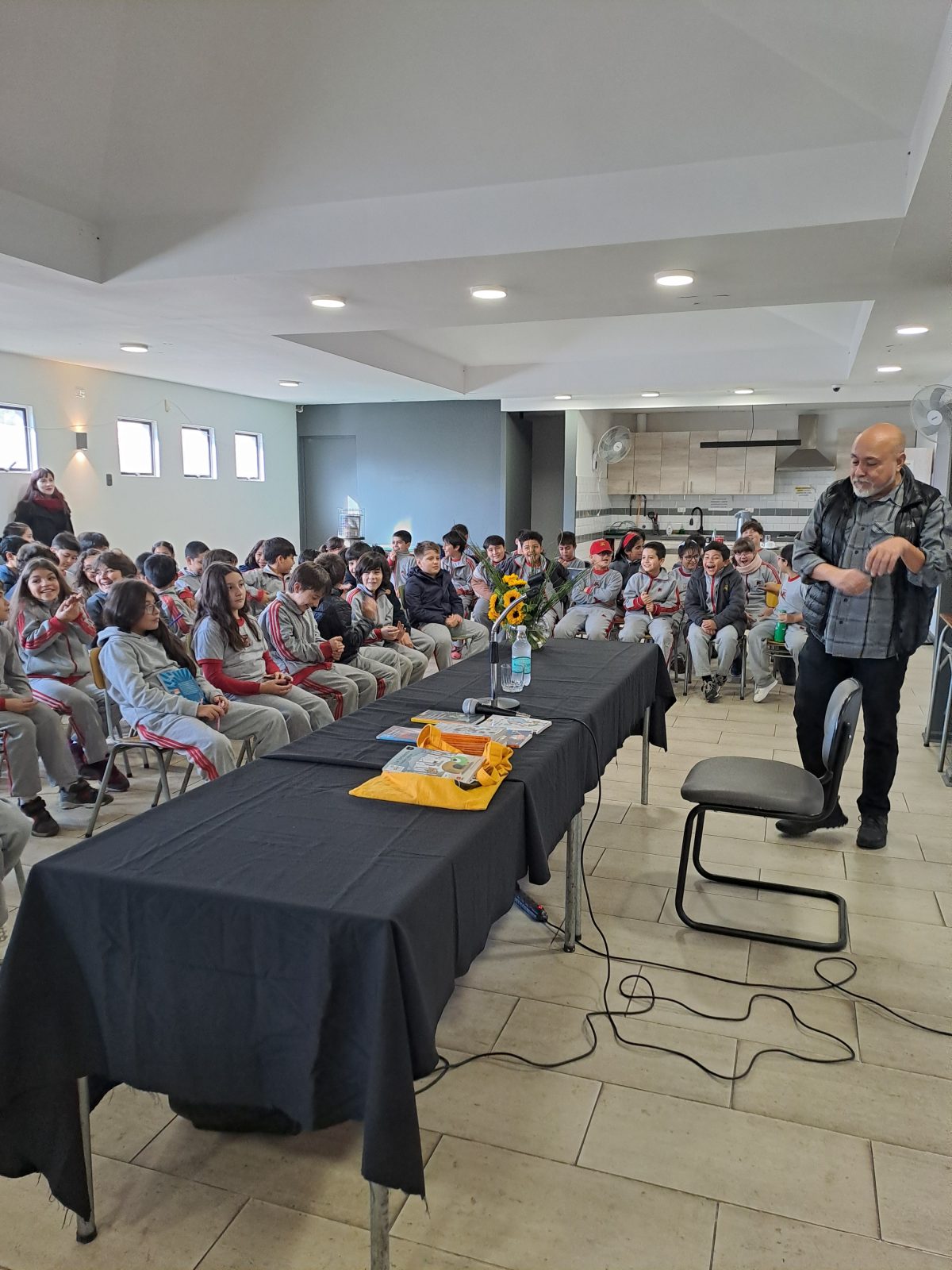 Visita de Esteban Cabezas