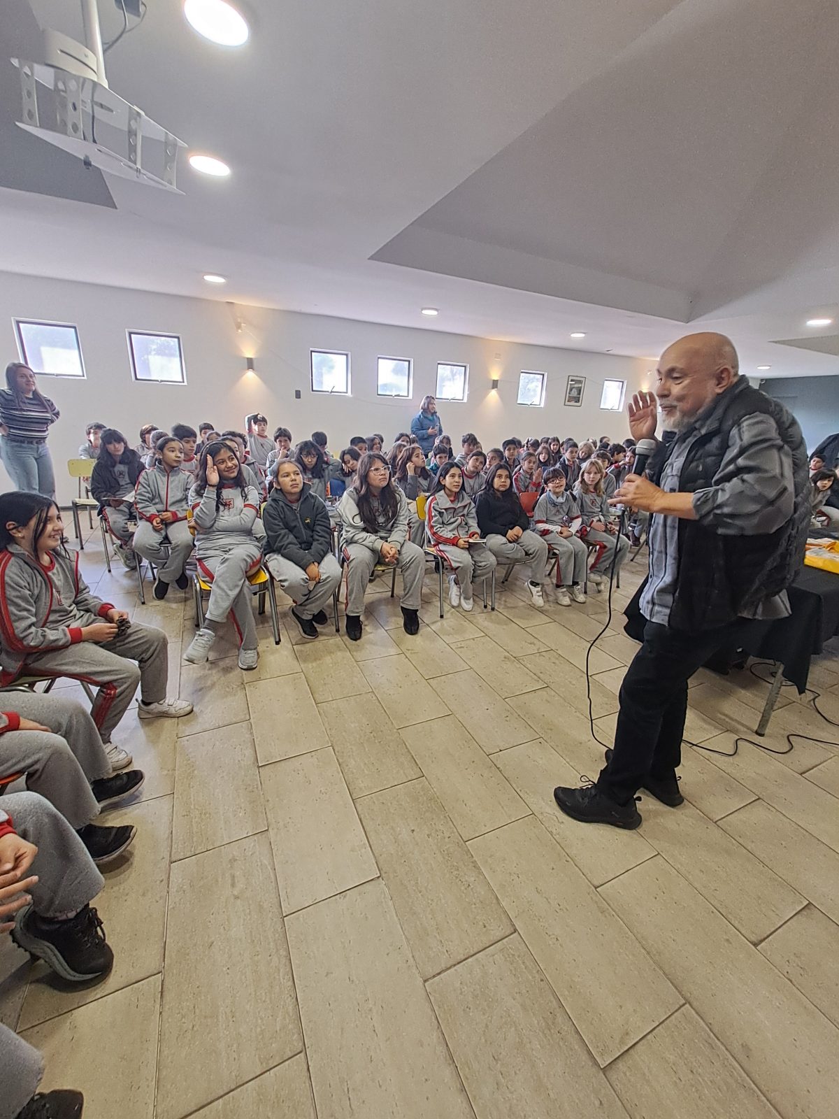 Visita de Esteban Cabezas