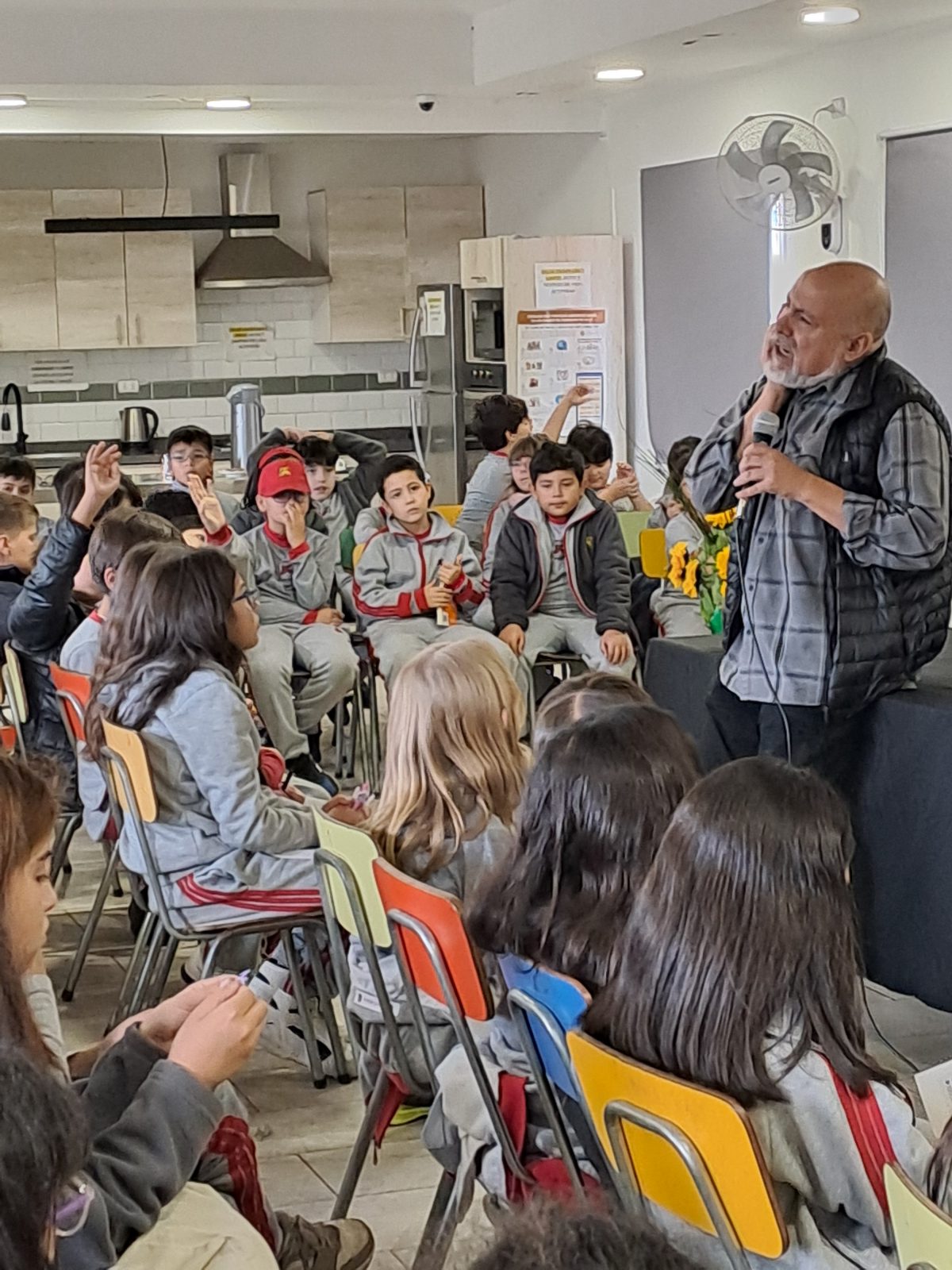 Visita de Esteban Cabezas