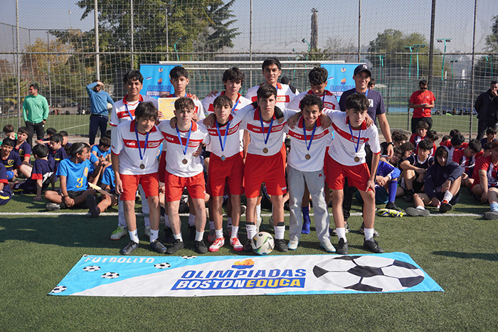 ¡Tercer Lugar para la Serie Intermedia de Futbolito en las Olimpiadas BostonEduca!