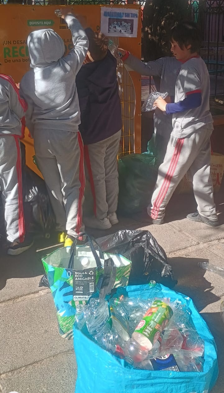 Avanzamos con campaña Recicla Kids. ¡Ya estamos llenando nuestro 3er. contenedor!