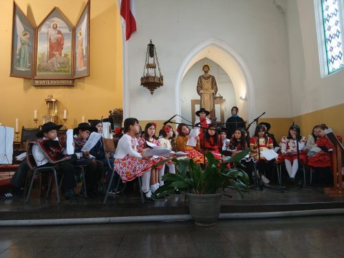 Con Fe y entusiasmo, la comunidad se reunió a orar por Chile, en la misa a la chilena