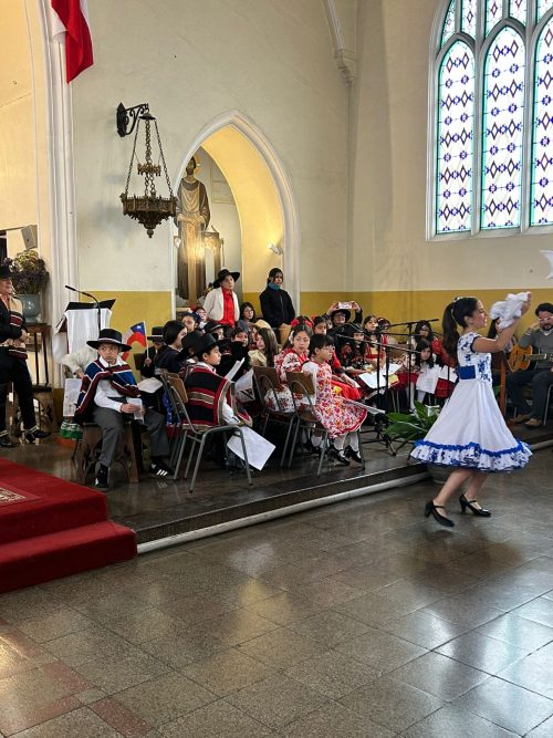 Con Fe y entusiasmo, la comunidad se reunió a orar por Chile, en la misa a la chilena