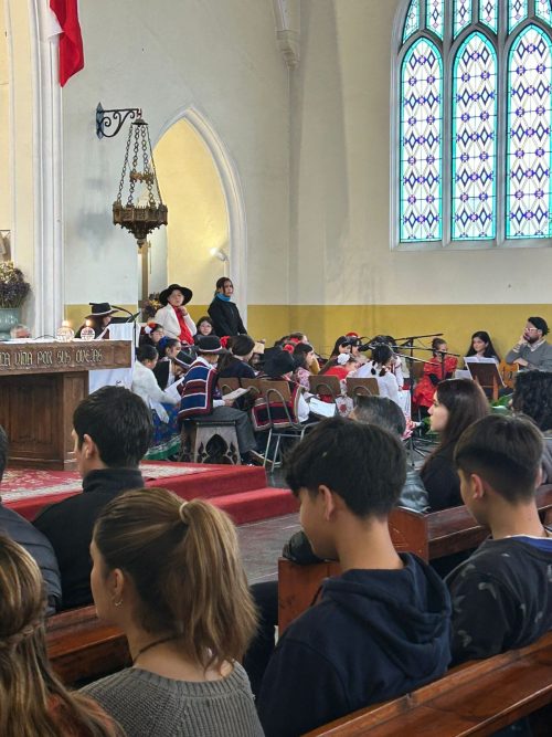 Con Fe y entusiasmo, la comunidad se reunió a orar por Chile, en la misa a la chilena