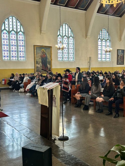 Con Fe y entusiasmo, la comunidad se reunió a orar por Chile, en la misa a la chilena