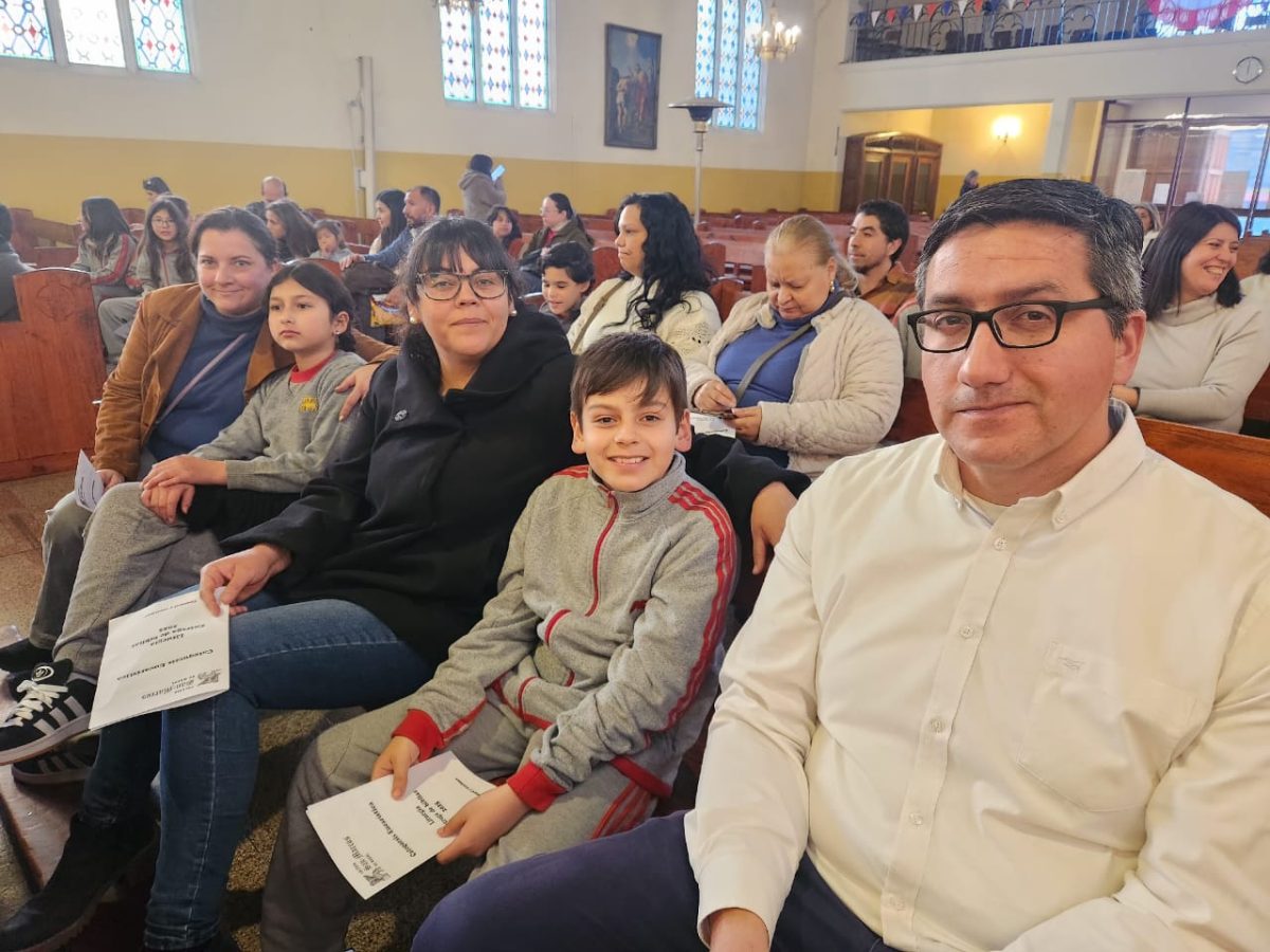 Niños y jóvenes de la Catequesis Eucarística, celebraron liturgia de entrega de la Palabra