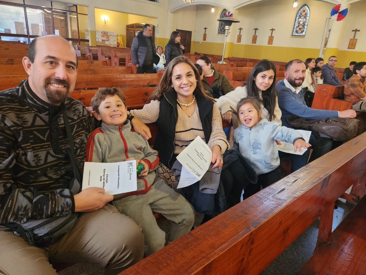 Niños y jóvenes de la Catequesis Eucarística, celebraron liturgia de entrega de la Palabra