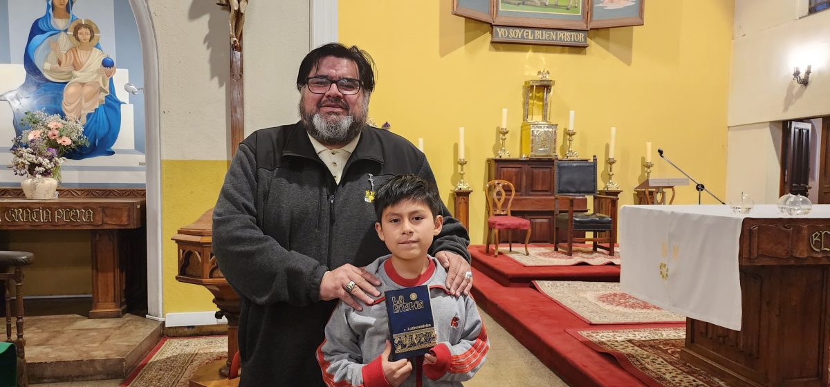 Niños y jóvenes de la Catequesis Eucarística, celebraron liturgia de entrega de la Palabra