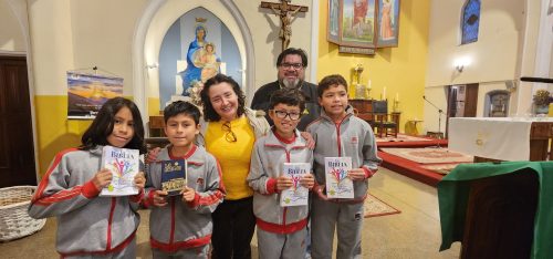 Niños y jóvenes de la Catequesis Eucarística, celebraron liturgia de entrega de la Palabra