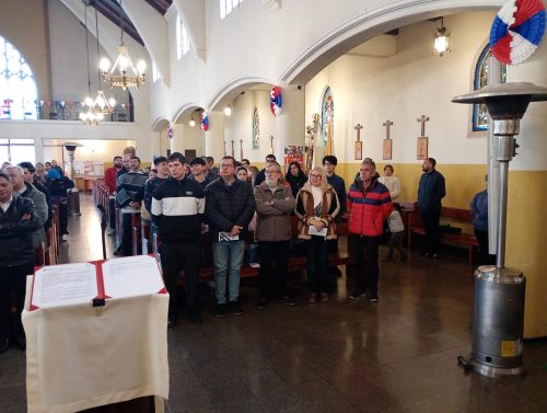 Con Fe y entusiasmo, la comunidad se reunió a orar por Chile, en la misa a la chilena