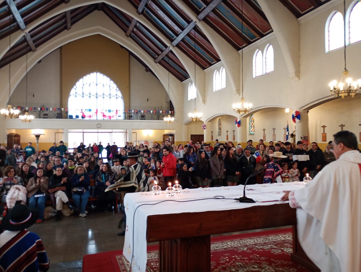 Con Fe y entusiasmo, la comunidad se reunió a orar por Chile, en la misa a la chilena