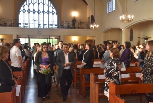 25 Miembros de la Comunidad Reciben el Sacramento de la Confirmación