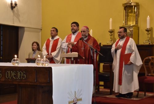 25 Miembros de la Comunidad Reciben el Sacramento de la Confirmación