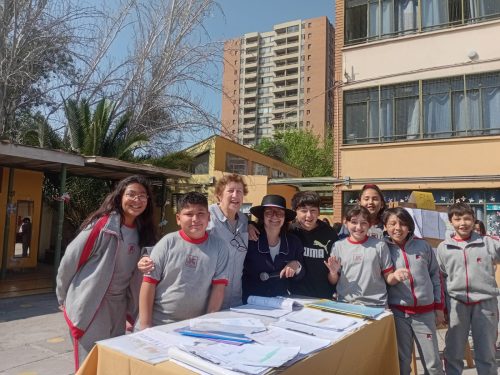 Presentación de los Estudiantes de Quinto Básico en el Mes de la Sagrada Escritura