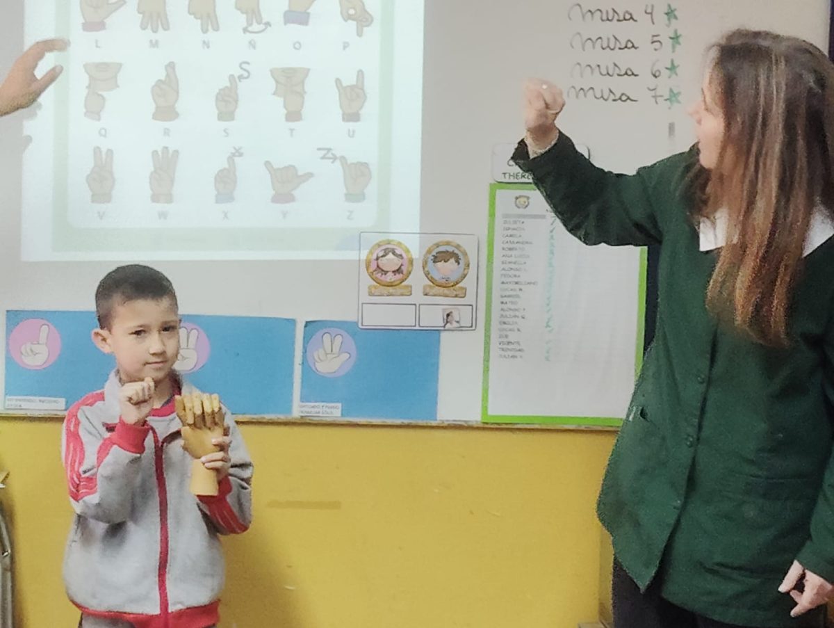Conociendo la Lengua de Señas.