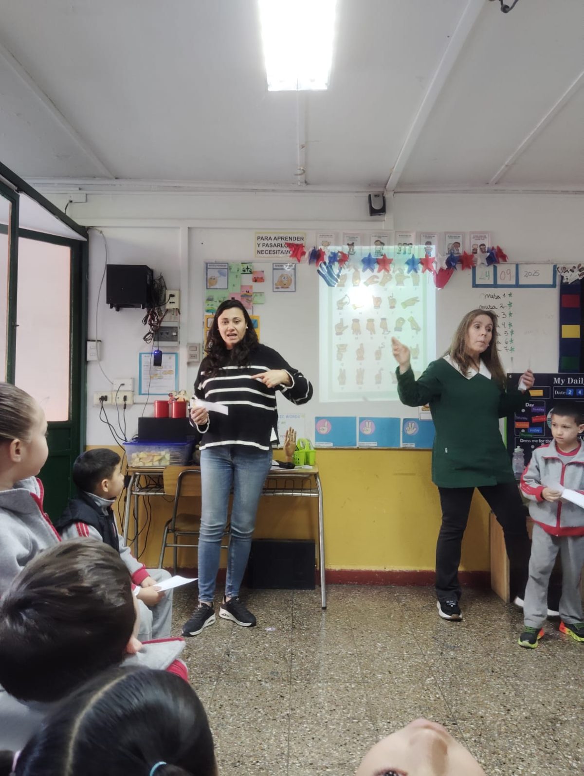Conociendo la Lengua de Señas.