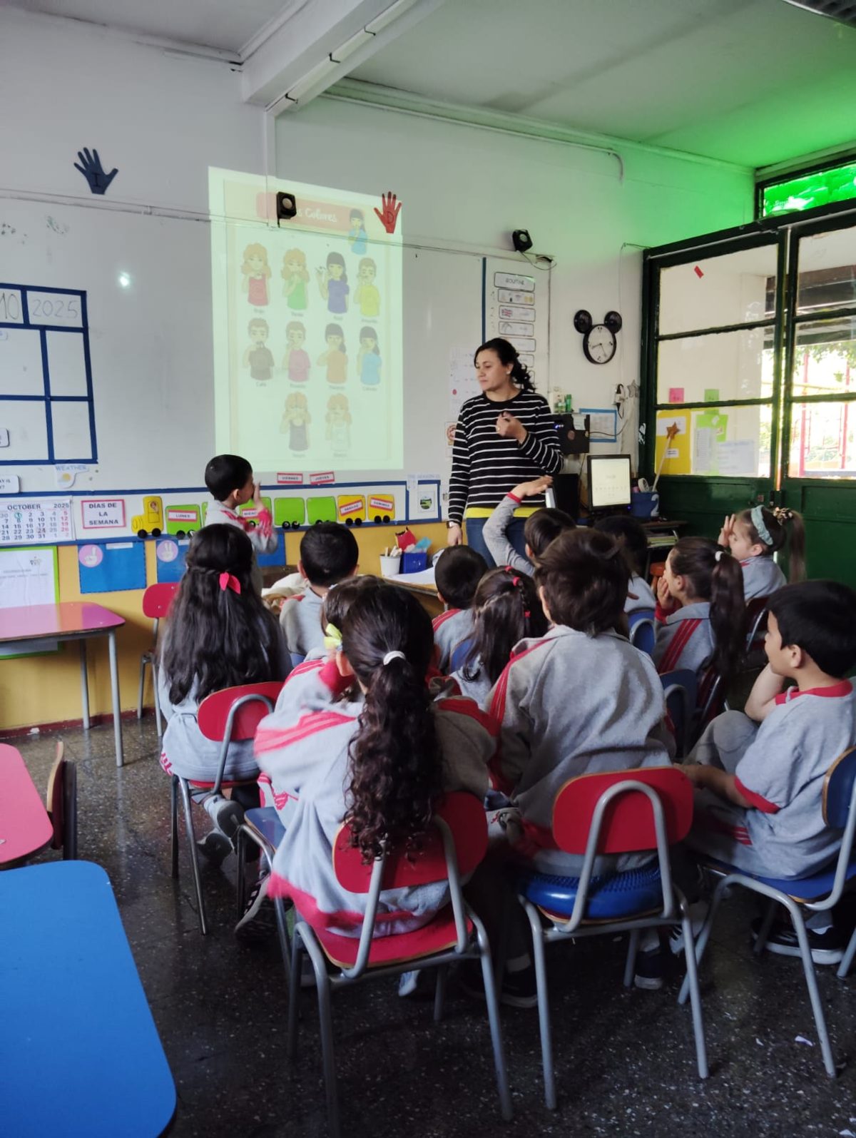 Conociendo la Lengua de Señas.