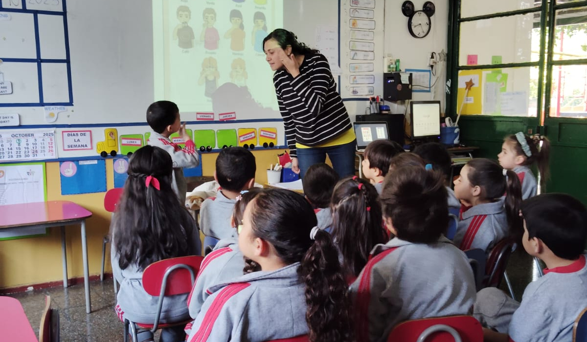 Kínder aprende Lengua de Señas y promueve la inclusión desde la infancia