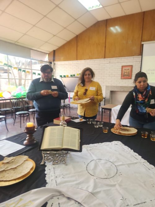 Pastoral de Padres del Colegio San Marcos Profundiza en la Eucaristía bajo la Luz de Emaús