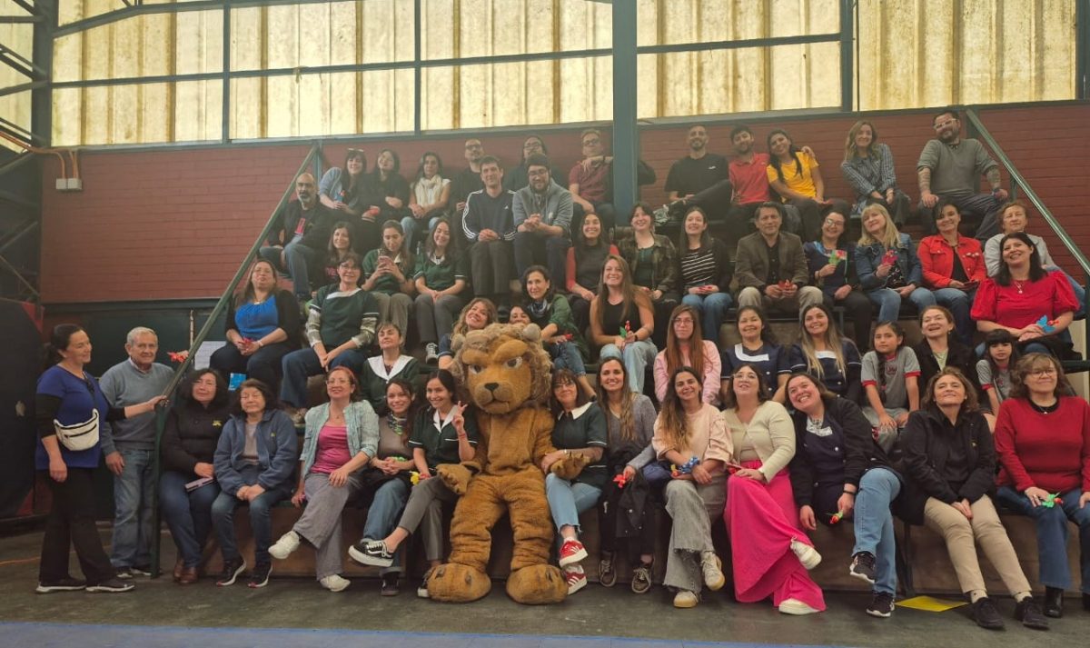 FELIZ DÍA DEL PROFESOR ❤️📔✏️