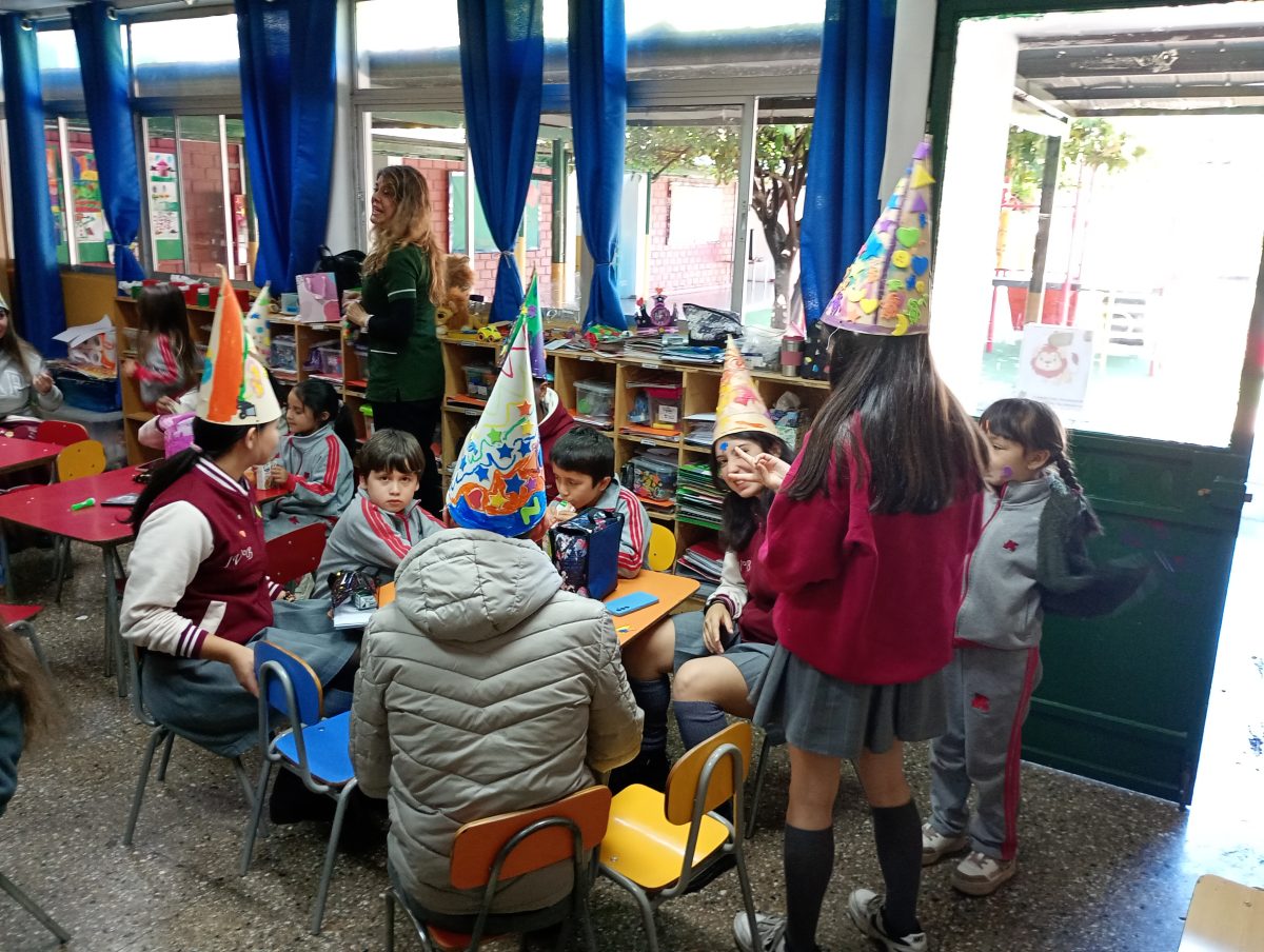 Emotiva despedida a los estudiantes de Cuarto Medio 2025