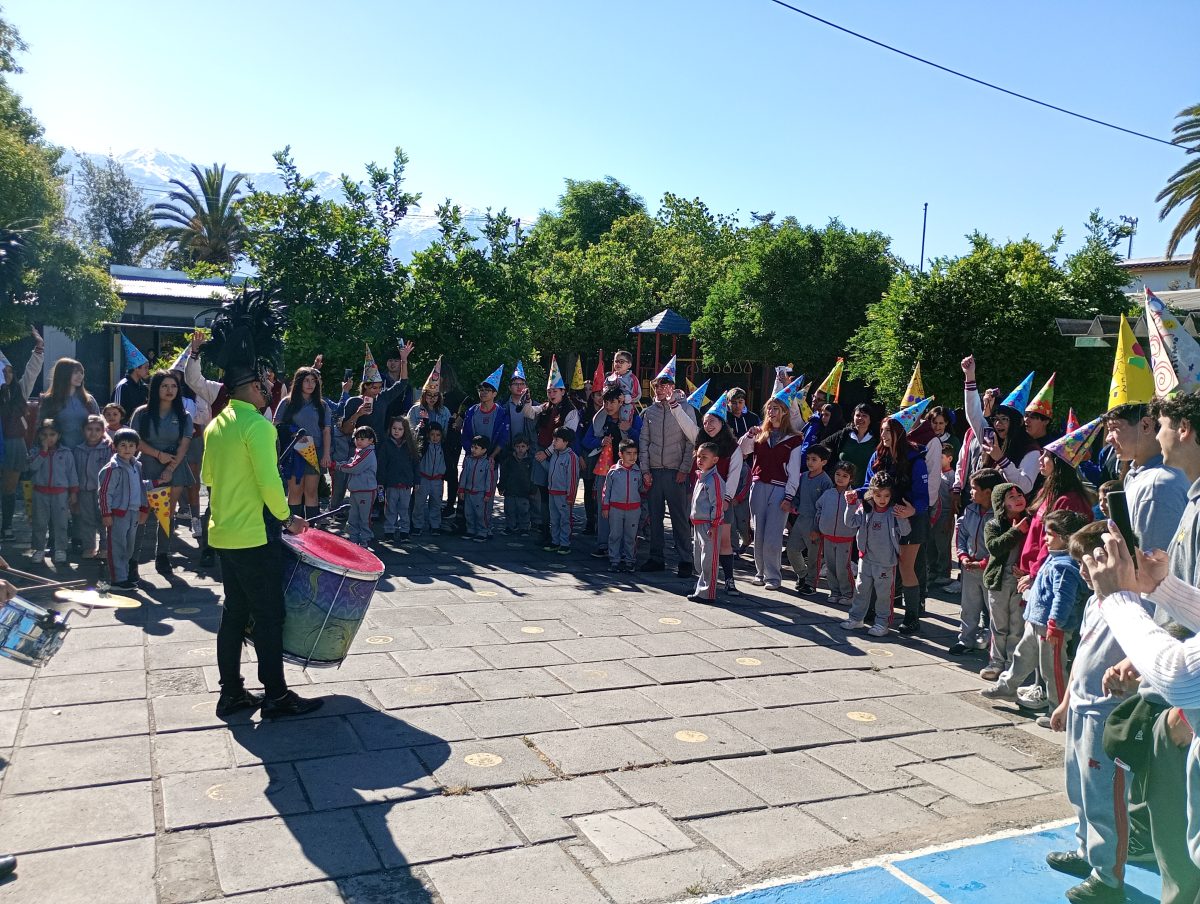 Emotiva despedida a los estudiantes de Cuarto Medio 2025