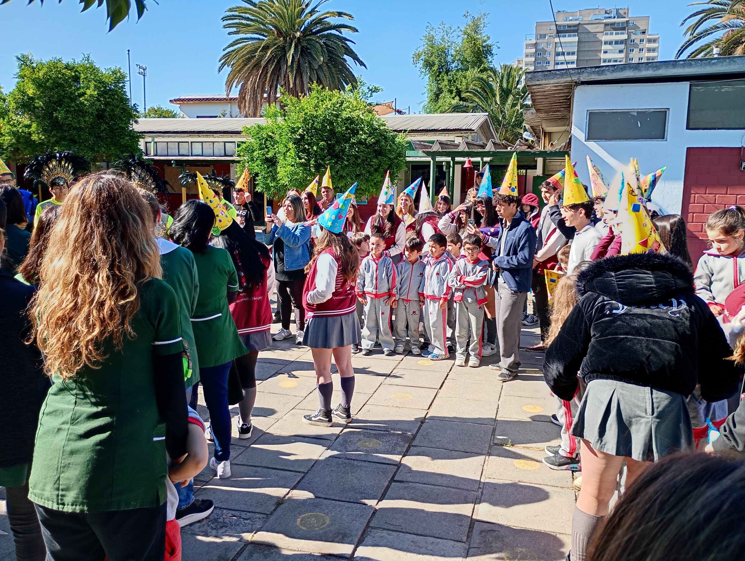 Emotiva despedida a los estudiantes de Cuarto Medio 2025